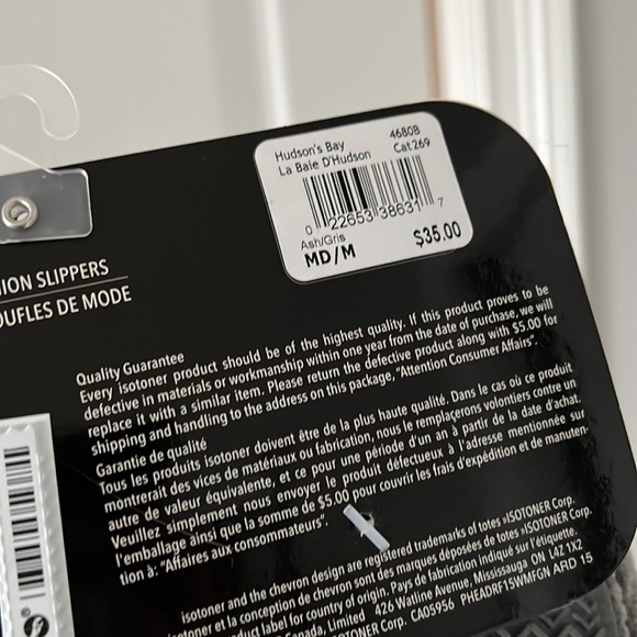 Brand new slippers - Picture 3 of 4